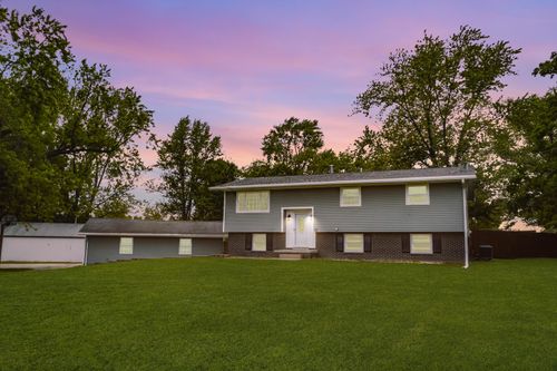 523 W State St, Washburn, IL, 61570-9409 | Card Image