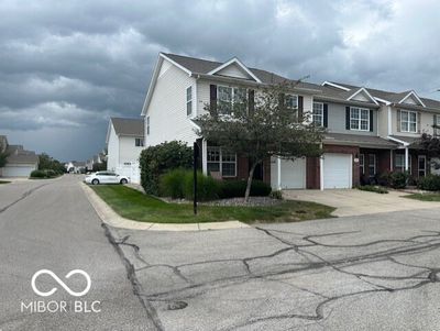 110 - 9764 Rolling Plain Drive, Condo with 3 bedrooms, 2 bathrooms and null parking in Noblesville IN | Image 1