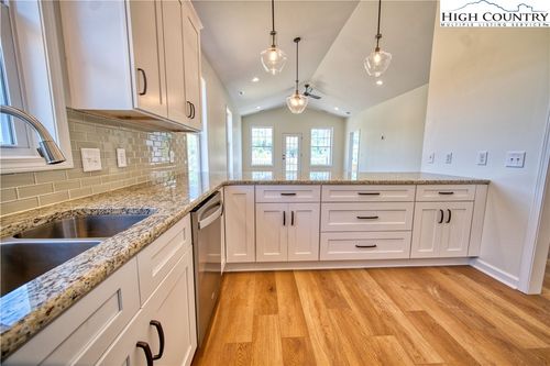 1-180 Amberwood Ln, Jefferson, NC, 28640-9818 | Card Image