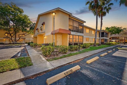 103-3053 N Oakland Forest Dr, Oakland Park, FL, 33309-7673 | Card Image