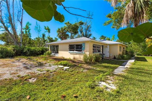 837 Casa Ybel Rd, Sanibel, FL, 33957-4315 | Card Image