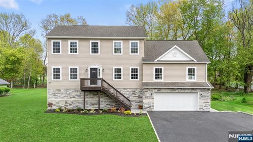 128 Big Piece Rd, Fairfield, NJ, 07004-1210 | Card Image