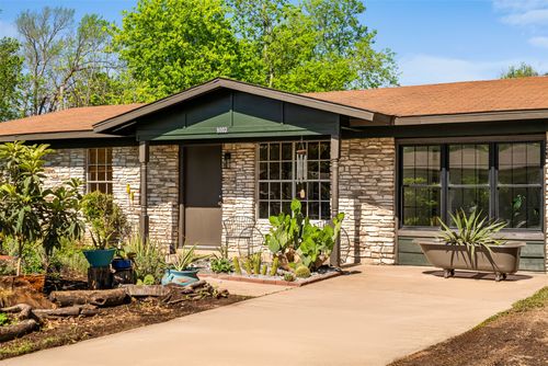 9002 Slayton Dr, Austin, TX, 78753-5055 | Card Image