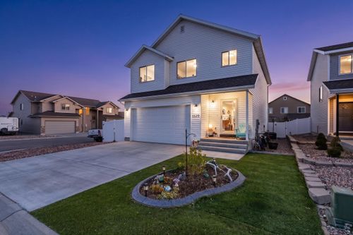 1520 Red Tail Dr, Rock Springs, WY, 82901-5882 | Card Image