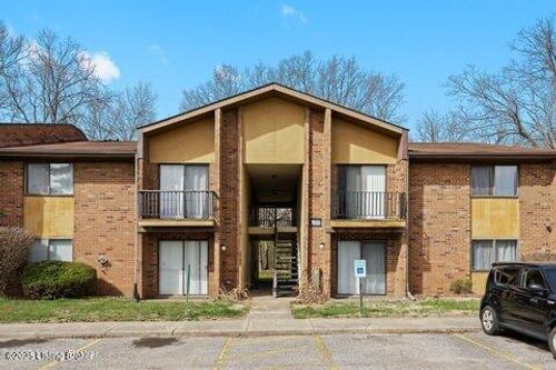 15-7096 Wildwood Cir, Louisville, KY, 40291-1768 | Card Image