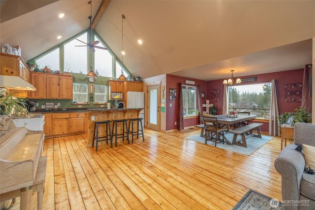 8970 Samuel Ln, House other with 4 bedrooms, 4 bathrooms and 2 parking in Maple Falls WA | Image 5