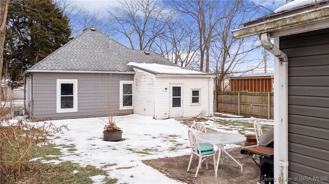 127 New Albany St, Home with 3 bedrooms, 2 bathrooms and null parking in Sellersburg IN | Image 7
