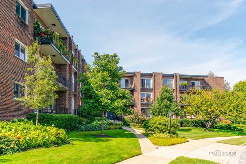 apt-301-1230 N Western Ave, Lake Forest, IL, 60045-1246 | Card Image