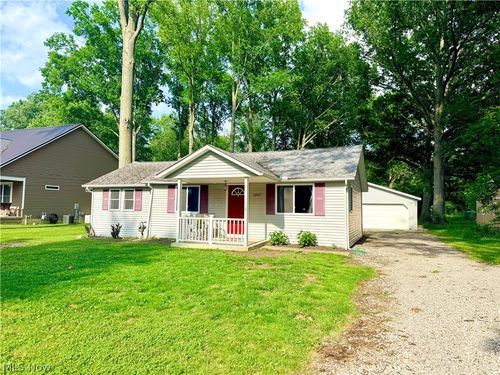 10519 Dewhurst Rd, Elyria, OH, 44035-8407 | Card Image