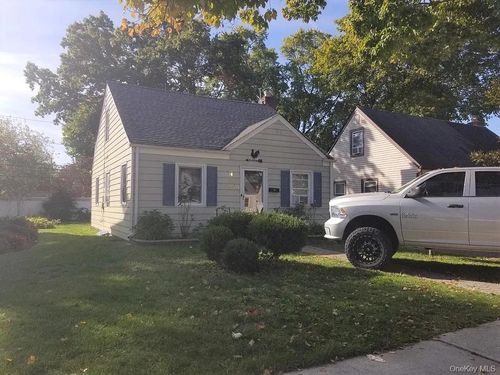 990 Ardmore Rd, North Baldwin, NY, 11510-1501 | Card Image