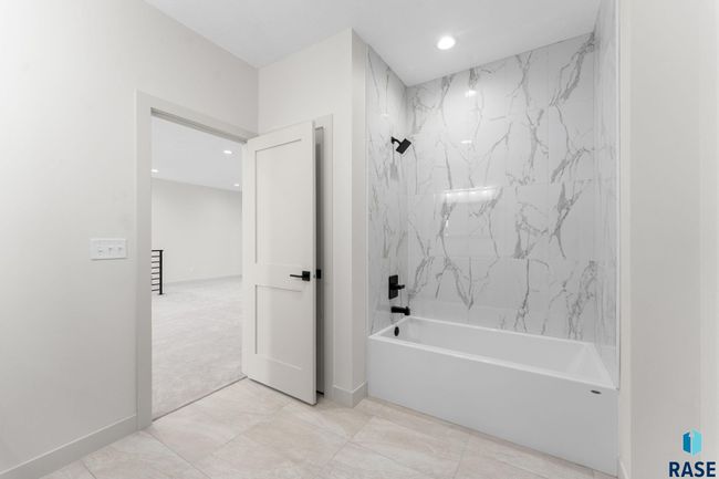 8621 W Shoreline Pl, Townhouse with 3 bedrooms, 3 bathrooms and null parking in Sioux Falls SD | Image 20