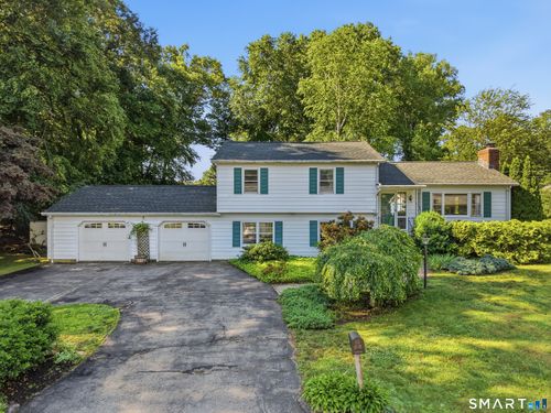 18 Oakridge Dr, Gales Ferry, CT, 06335-1113 | Card Image