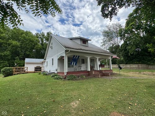 301 S Maple St, Veedersburg, IN, 47987-8484 | Card Image
