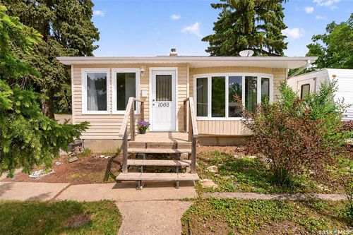 1066 Caribou Street W, Moose Jaw, SK, S6H2L7 | Card Image