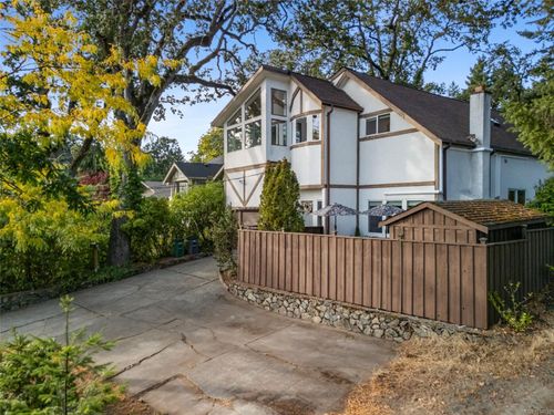 1030 Burnside Rd W, Saanich, BC, V8Z1N3 | Card Image