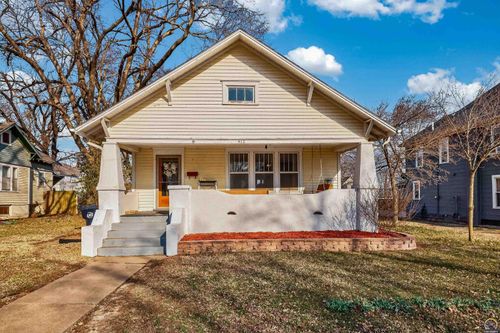412 Iowa Ave, Holton, KS, 66436-1623 | Card Image