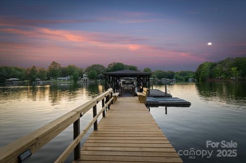 230 Shady Cove Rd, Troutman, NC, 28166-8648 | Card Image