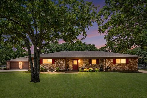 902 Greenbriar Dr, Joshua, TX, 76058-4800 | Card Image