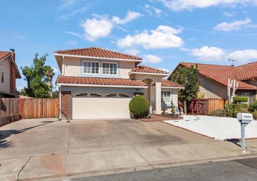 1071 N Hillview Dr, Milpitas, CA, 95035-3304 | Card Image