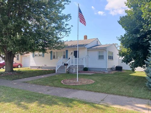 715 N Michigan St, Prairie Du Chien, WI, 53821-1014 | Card Image
