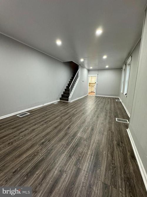 107 Wayne Ave, TRENTON, NJ, 08618-3735 | Card Image