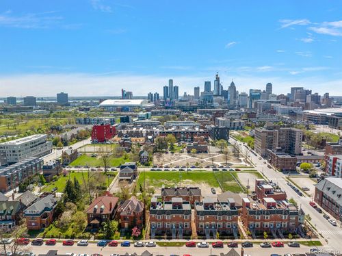22-3148 John R St, Detroit, MI, 48201-2742 | Card Image