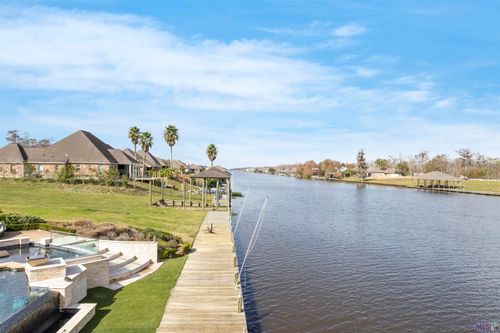 11288 River Highlands Dr, Saint Amant, LA, 70774-5015 | Card Image