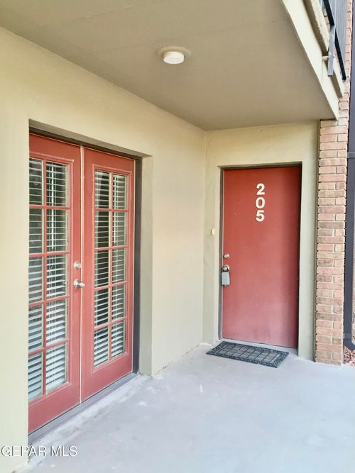apt-205-4433 N Stanton St, El Paso, TX, 79902-1305 | Card Image