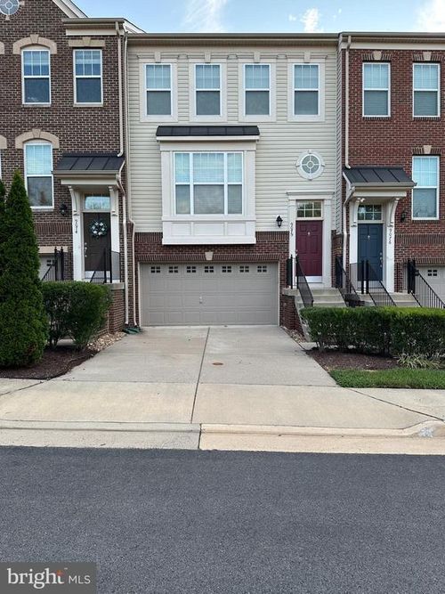 9075 Alexander Way, MANASSAS PARK, VA, 20111-8048 | Card Image