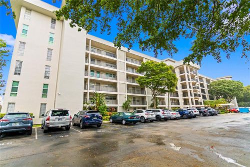607-3000 S Course Dr, Pompano Beach, FL, 33069-3917 | Card Image