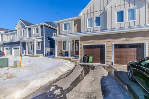 621 Alopex Row, Ottawa, ON, K0A2Z0 | Card Image