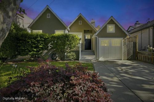 453 26th Ave, San Mateo, CA, 94403-2305 | Card Image