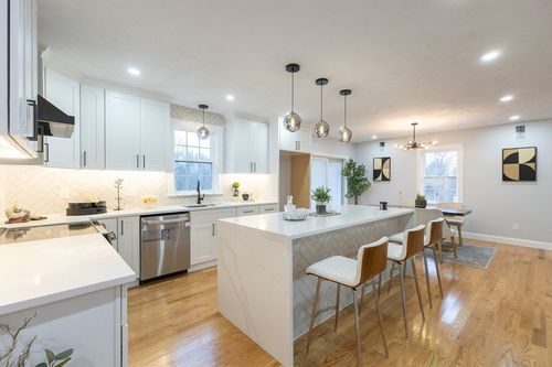 505 N Central St, East Bridgewater, MA, 02333-1715 | Card Image