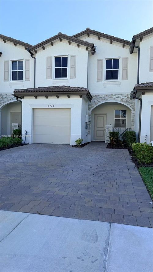 2424 Se 29th St, Homestead, FL, 33035-2657 | Card Image