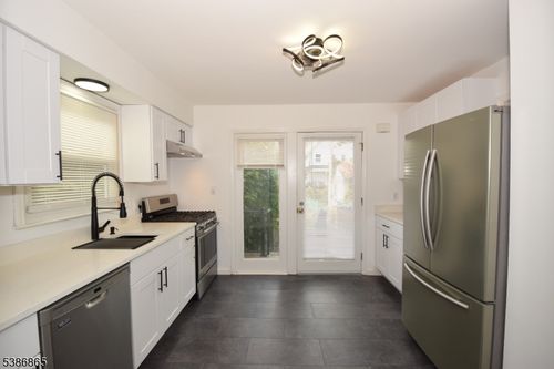 40 Glaser Ave, Raritan, NJ, 08869-2116 | Card Image