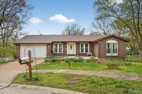 2 Silveroak Dr, Manchester, MO, 63021-6846 | Card Image