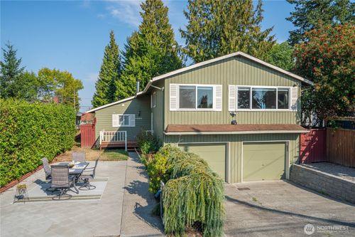 7307 35th Ave Sw, Seattle, WA, 98126-3225 | Card Image