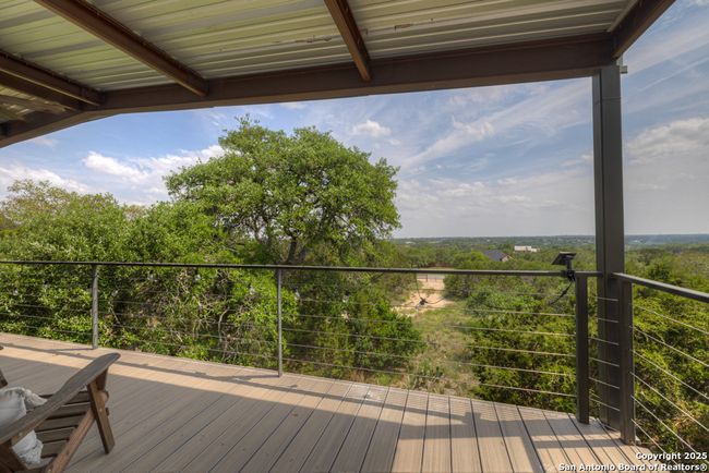 Apartment balcony has a great view | Image 43