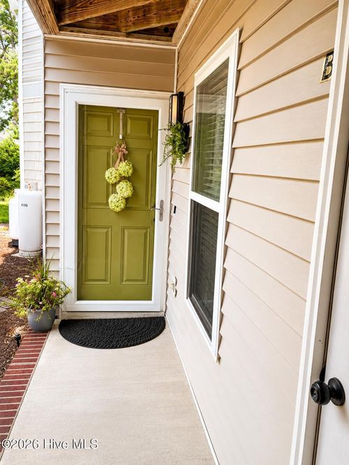 b-409 Commerce Ave, Morehead City, NC, 28557-2966 | Card Image