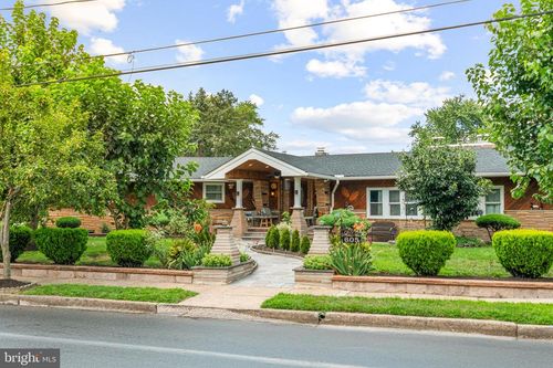 605 8th St, RIVERSIDE, NJ, 08075-4120 | Card Image