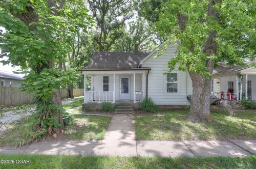 206 S Pearl St, Carterville, MO, 64835-1554 | Card Image
