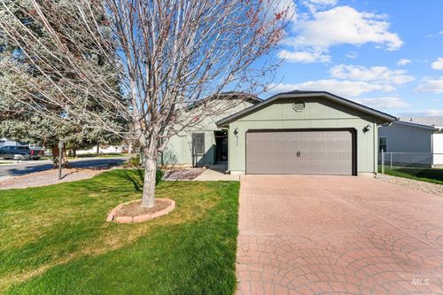 8343 Willowpark Dr, Garden City, ID, 83714-1676 | Card Image