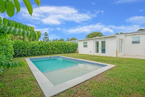 340 Summa St, West Palm Beach, FL, 33405-4936 | Card Image