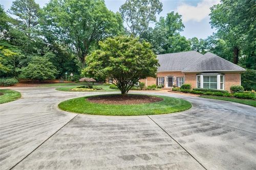 3030 Spalding Dr, Sandy Springs, GA, 30350-5400 | Card Image
