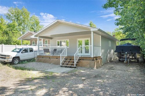 607 Brighton St, Saskatchewan Beach, SK, S0G1A9 | Card Image