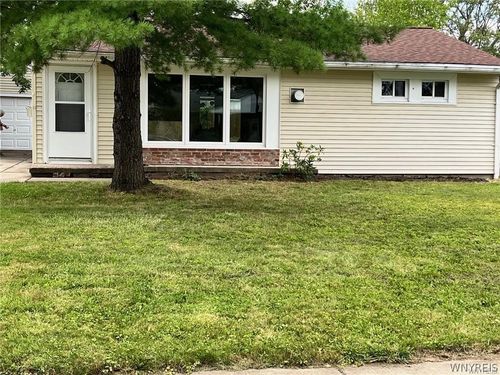 60 Meadow Lea Dr, Amherst, NY, 14226-2829 | Card Image