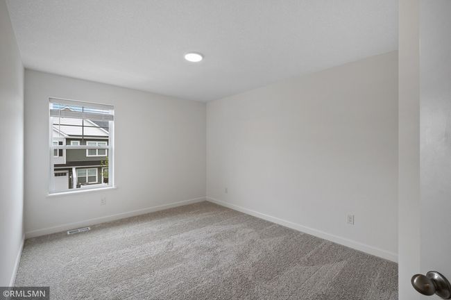 5c - bed.jpg | Image 13