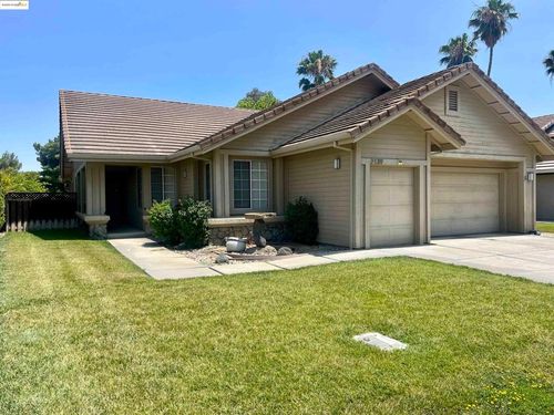 2139 Saint Andrews Ct, Discovery Bay, CA, 94505-9500 | Card Image
