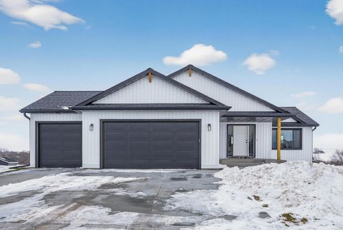 915 7th Ave, Wanamingo, MN, 55983-3414 | Card Image