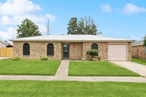 387 Highland Dr, La Place, LA, 70068-1905 | Card Image